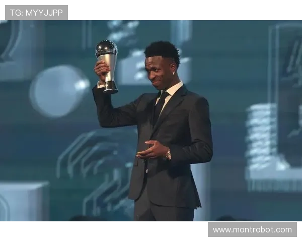 阿劳霍称赞维尼修斯表现出色表示非常欣赏这样的优秀球员 阿劳霍称赞维尼修斯表现出色表示非常欣赏这样的优秀球员